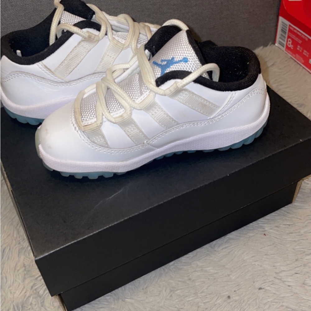 TODDLER BOYS JORDAN RETRO 11 SIZE 8C